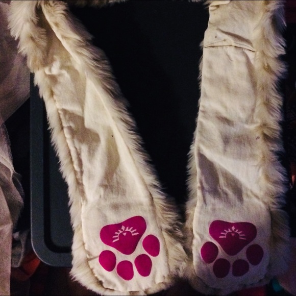 Hat and gloves - Picture 2 of 3